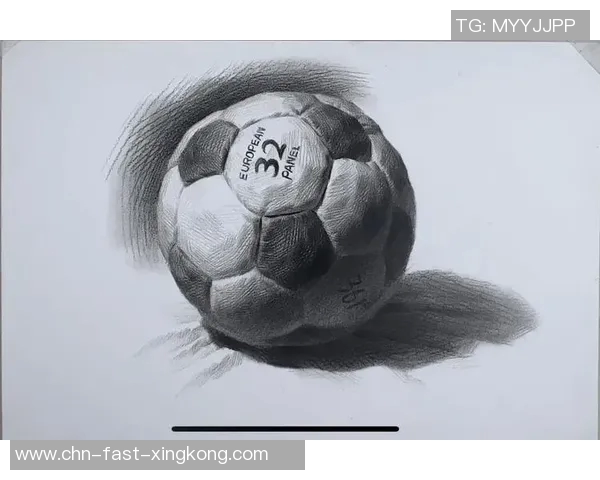 足球明星素描艺术作品展现他们的激情与风采,尽显运动魅力与个性风格